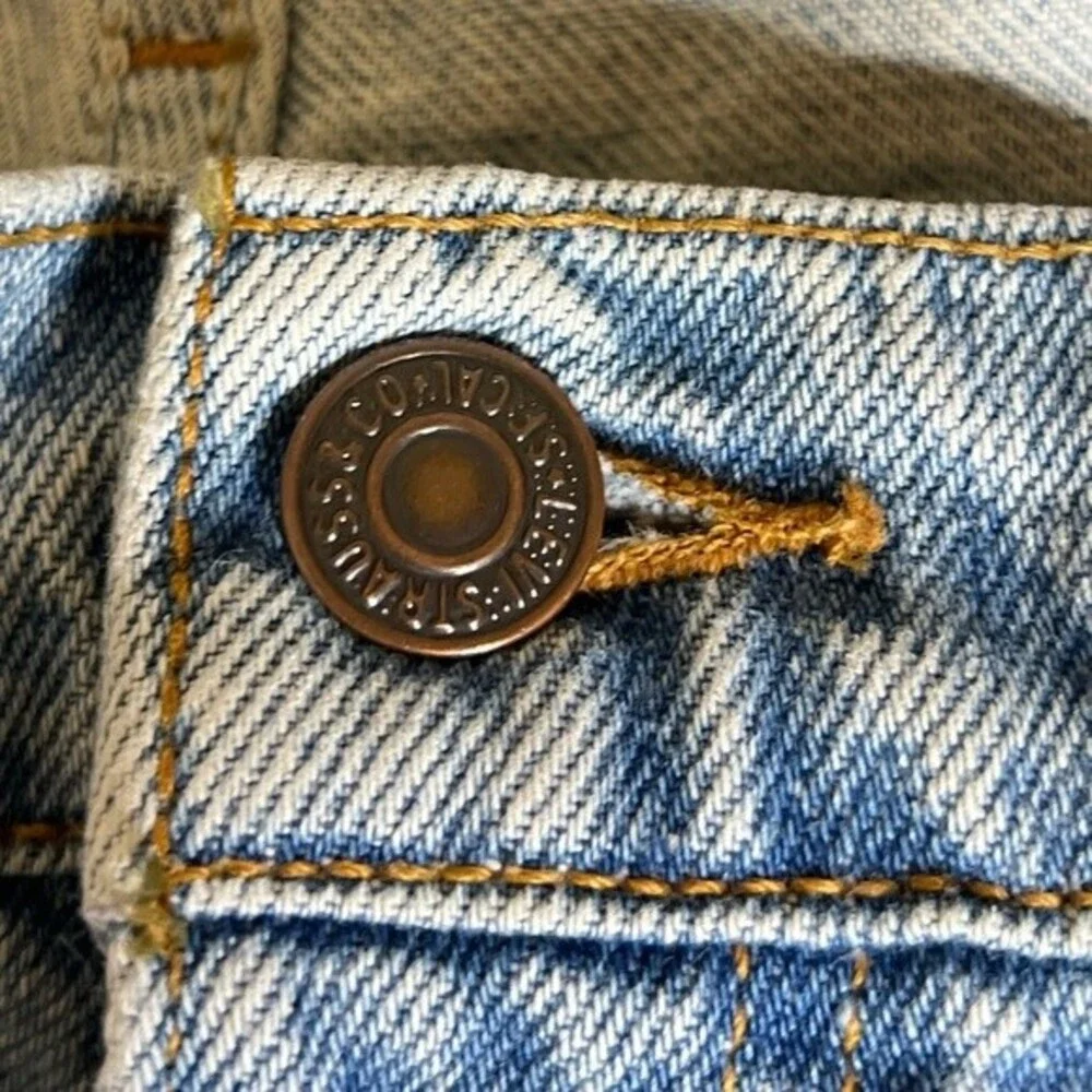 Vintage Levi’s 570 Jeans Size 36x32 baggy fit made in USA